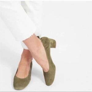 Everlane day heel in olive suede leather
